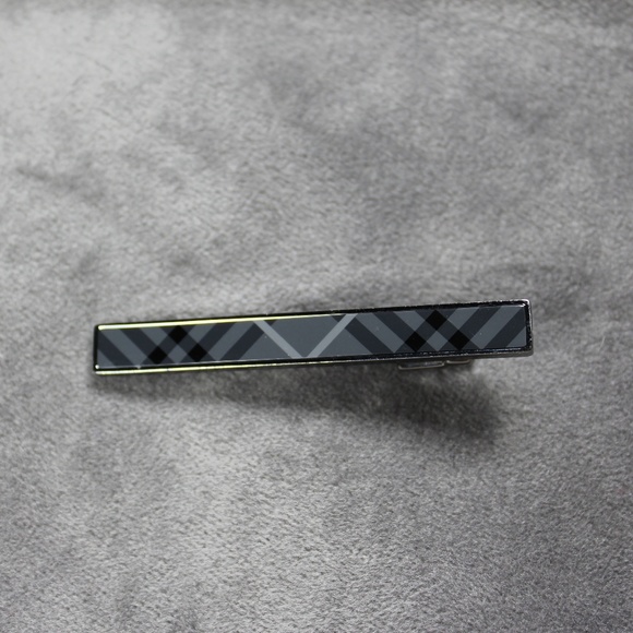 burberry tie bar